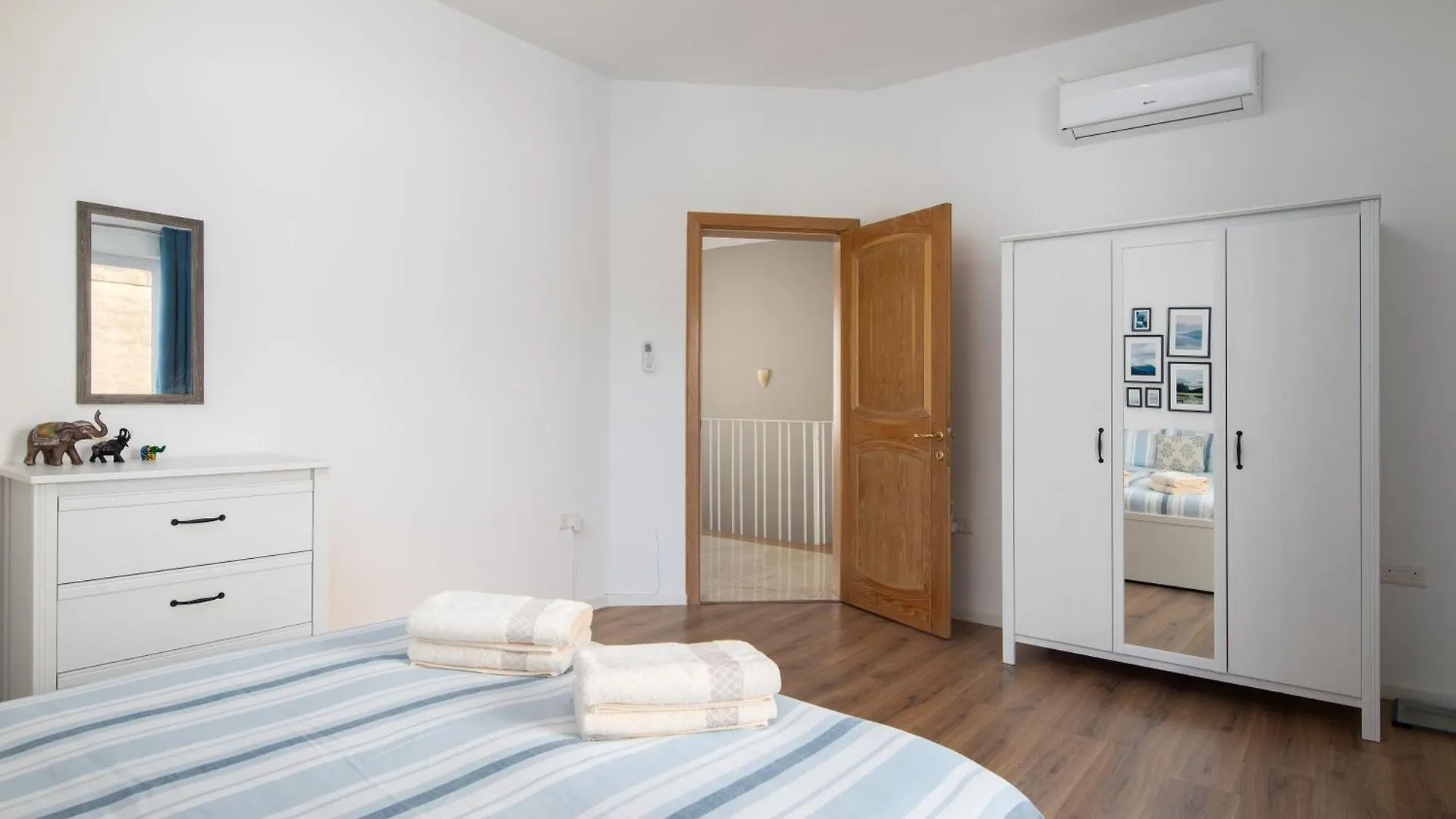 Family-Friendly Spacious Townhouse With Garden - Close To Airport Gudja Apartament