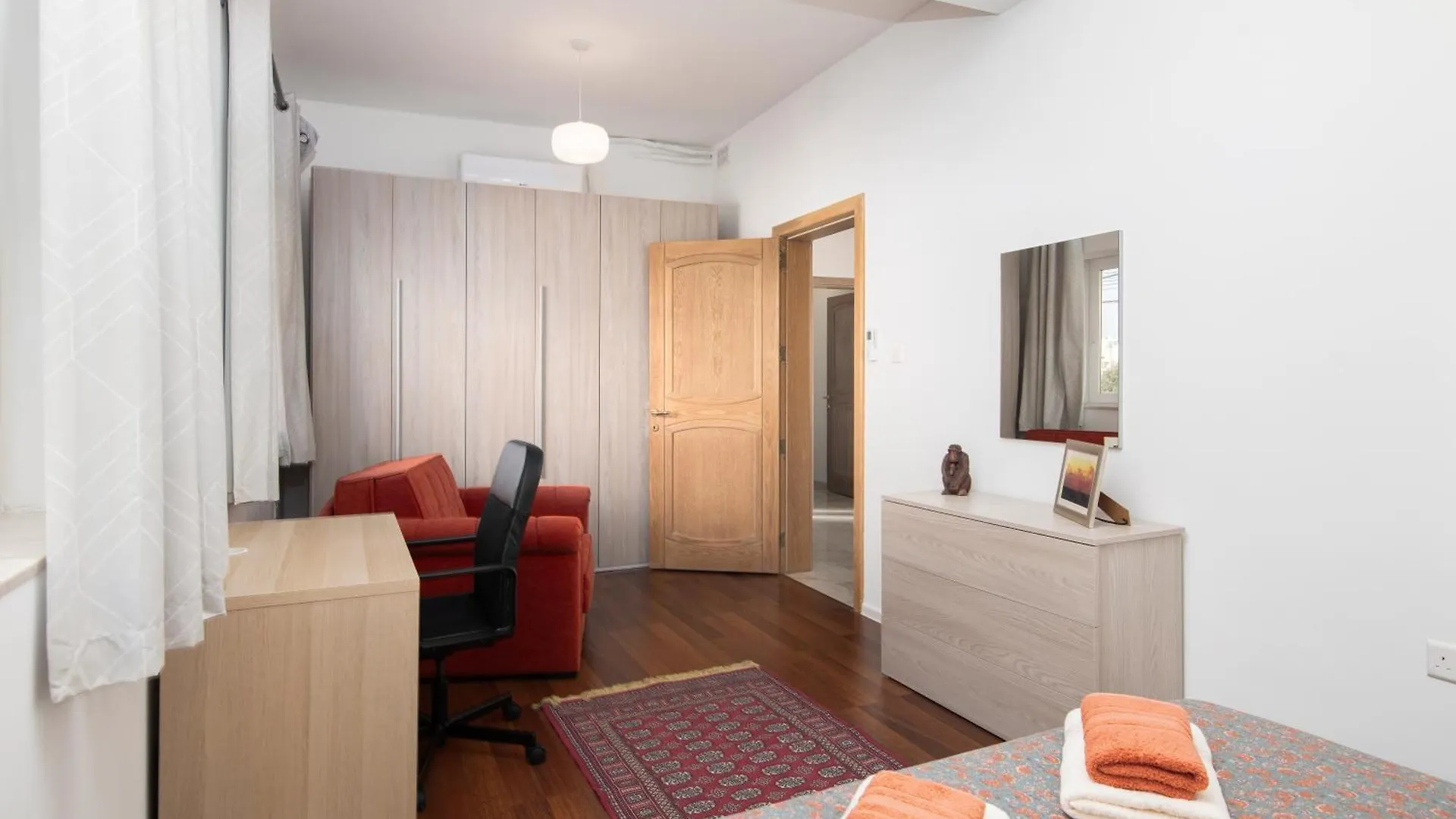 Family-Friendly Spacious Townhouse With Garden - Close To Airport Gudja 0*,